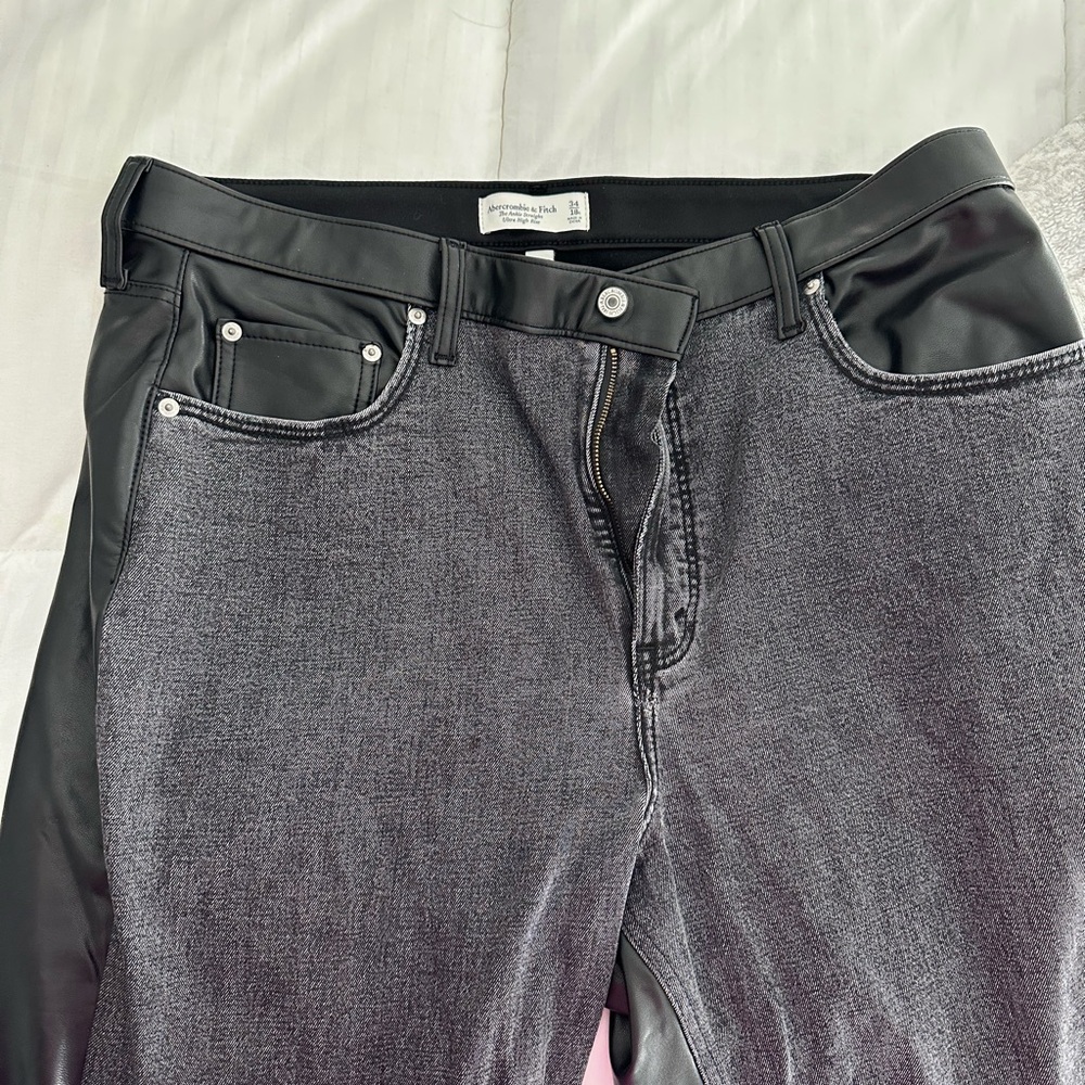 Abercrombie & Fitch Gray straight leg Jeans